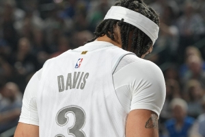 浓眉：我在达拉斯找不到合适的房子 东契奇说他找了两三年