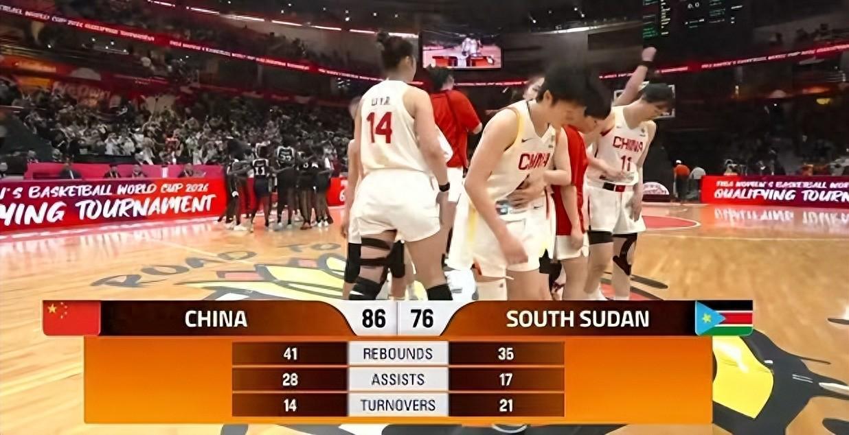 乐竞体育-女篮赢对手10分不足以让宫鲁鸣开心！王思雨是大功臣，也是遮羞布